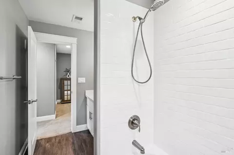 Bath - 117 Grayson Way, Healdsburg, CA 95448 photo 5 of 5