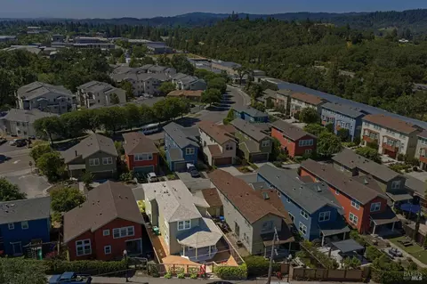 View/Area - 117 Grayson Way, Healdsburg, CA 95448 photo 5 of 5