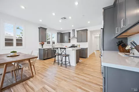 185 Morning Glory Ln, Dixon, CA 95620