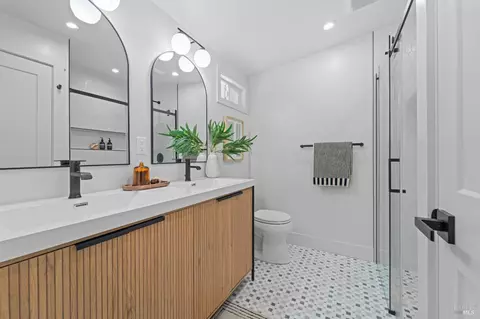 Bath - 1408 Perkins St, Napa, CA 94559 photo 5 of 6