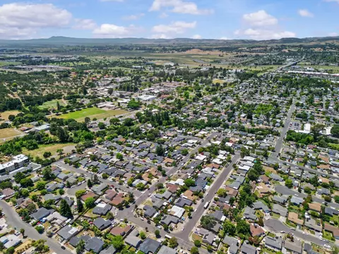 View/Area - 1408 Perkins St, Napa, CA 94559 photo 5 of 9