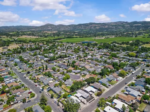 View/Area - 1408 Perkins St, Napa, CA 94559 photo 3 of 9