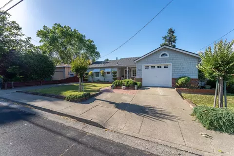 332 Washington Ave, Ukiah, CA 95482