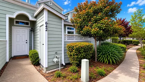 642 Wisteria Ln, Santa Rosa, CA 95407