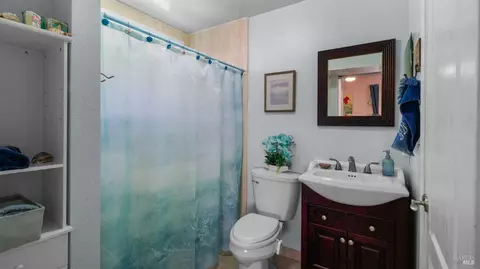 Bath - 424 Holly St, Vallejo, CA 94589 photo 2 of 3
