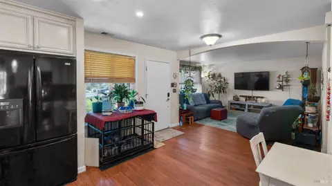 Entry Way - 424 Holly St, Vallejo, CA 94589 photo 1 of 1