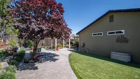 Exterior - 424 Holly St, Vallejo, CA 94589 photo 10 of 14