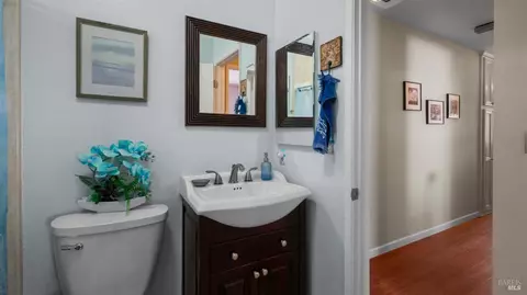 Bath - 424 Holly St, Vallejo, CA 94589 photo 3 of 3