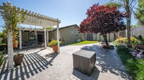 Exterior - 424 Holly St, Vallejo, CA 94589 photo 9 of 14