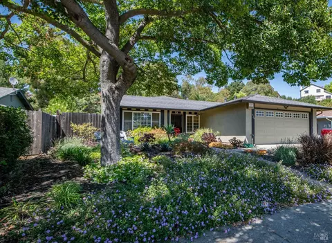 Exterior - 424 Holly St, Vallejo, CA 94589 photo 2 of 14