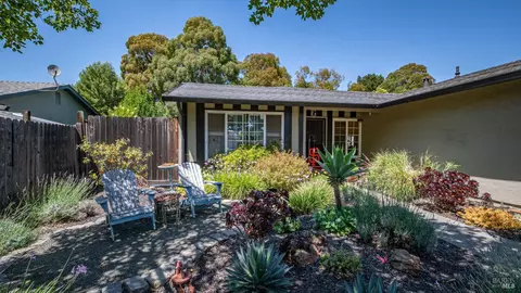 Exterior - 424 Holly St, Vallejo, CA 94589 photo 3 of 14