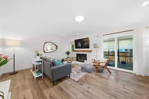 Living - 151 Temelec Cir, Sonoma, CA 95476 photo 3 of 3
