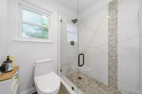 Bath - 151 Temelec Cir, Sonoma, CA 95476 photo 2 of 3