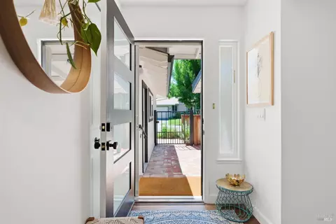 Entry Way - 151 Temelec Cir, Sonoma, CA 95476 photo 2 of 4