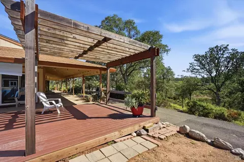 Exterior - 5475 Wilkinson Ave, Clearlake, CA 95422 photo 5 of 16