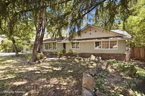 1768 Manor Dr, Santa Rosa, CA 95403