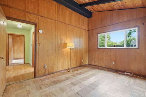 Bedroom - 19229 Orange Ave, Sonoma, CA 95476 photo 4 of 5
