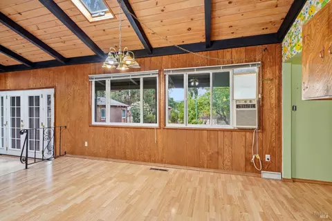Dining - 19229 Orange Ave, Sonoma, CA 95476 photo 1 of 1
