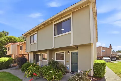 2521 Vallejo St, Santa Rosa, CA 95405