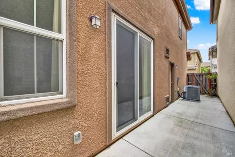 Exterior - 2732 Soho Ln, Fairfield, CA 94533 photo 5 of 8