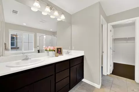Bath - 2732 Soho Ln, Fairfield, CA 94533 photo 1 of 4