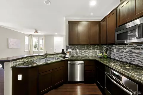 Kitchen - 2732 Soho Ln, Fairfield, CA 94533 photo 5 of 9