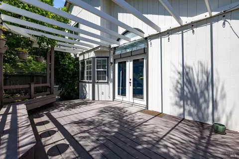 Exterior - 808 Milsom Pl, Windsor, CA 95492 photo 5 of 15