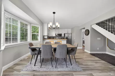 Dining - 808 Milsom Pl, Windsor, CA 95492 photo 2 of 3