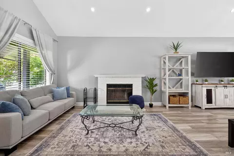 Living - 808 Milsom Pl, Windsor, CA 95492 photo 1 of 1
