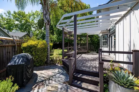 Exterior - 808 Milsom Pl, Windsor, CA 95492 photo 9 of 15