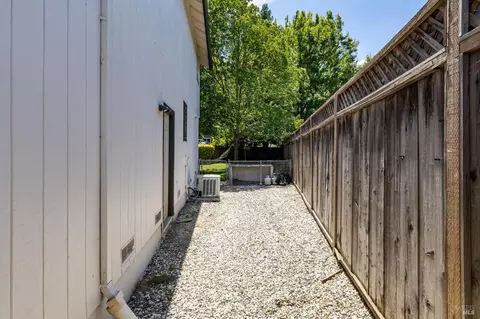 Exterior - 808 Milsom Pl, Windsor, CA 95492 photo 14 of 15