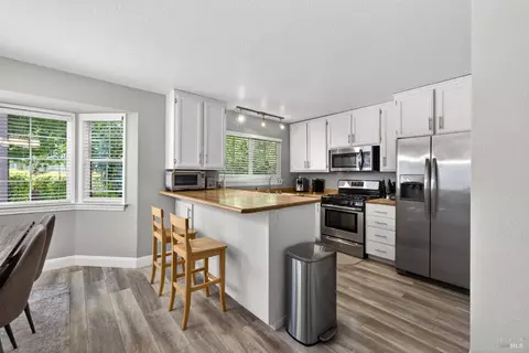 Kitchen - 808 Milsom Pl, Windsor, CA 95492 photo 1 of 4