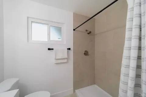 Bath - 1061 Mockingbird Ct, Fairfield, CA 94533 photo 1 of 8