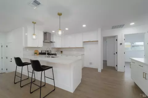 Kitchen - 1061 Mockingbird Ct, Fairfield, CA 94533 photo 3 of 6