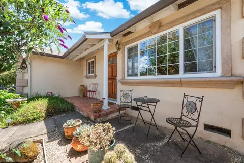 1615 Bryce Ct, Napa, CA 94558