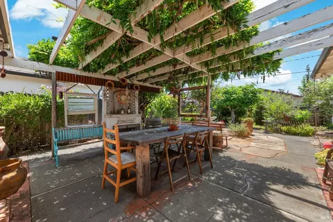 1615 Bryce Ct, Napa, CA 94558