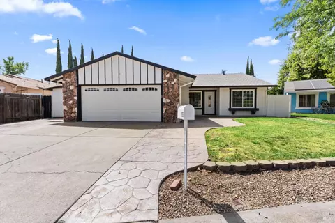 155 Richard Pl, Vacaville, CA 95687
