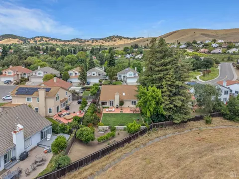 View/Area - 3213 Bear Creek Dr, Fairfield, CA 94534 photo 4 of 8