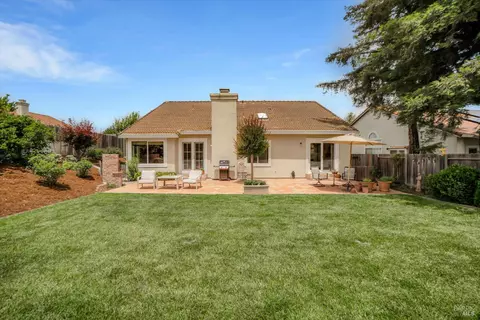 Exterior - 3213 Bear Creek Dr, Fairfield, CA 94534 photo 5 of 10