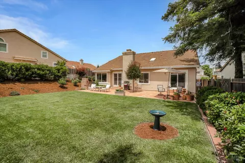 Exterior - 3213 Bear Creek Dr, Fairfield, CA 94534 photo 4 of 10