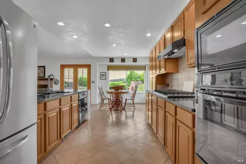 Kitchen - 3213 Bear Creek Dr, Fairfield, CA 94534 photo 4 of 4