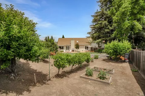 Exterior - 3213 Bear Creek Dr, Fairfield, CA 94534 photo 7 of 10
