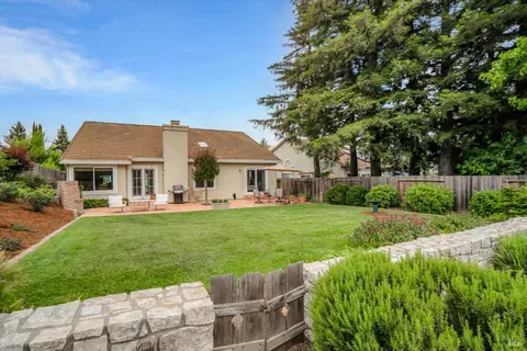 Exterior - 3213 Bear Creek Dr, Fairfield, CA 94534 photo 9 of 10