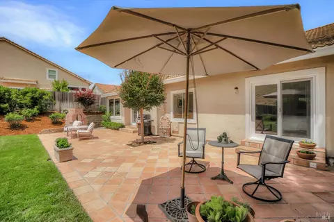 Exterior - 3213 Bear Creek Dr, Fairfield, CA 94534 photo 2 of 10