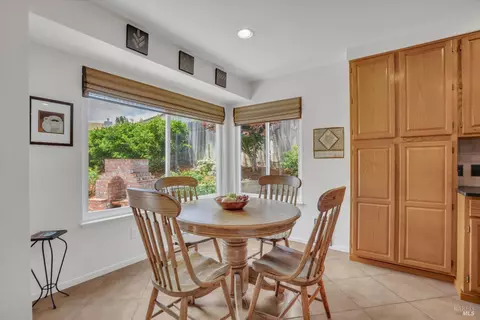 Dining - 3213 Bear Creek Dr, Fairfield, CA 94534 photo 2 of 3