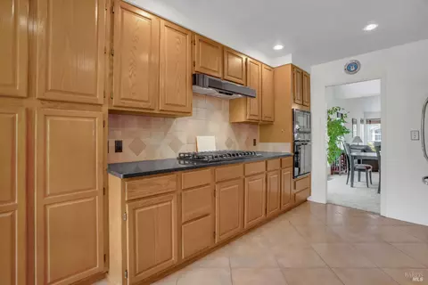Kitchen - 3213 Bear Creek Dr, Fairfield, CA 94534 photo 2 of 4