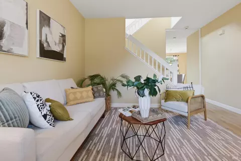 502 Clearwater Oak Ct, Fairfield, CA 94534