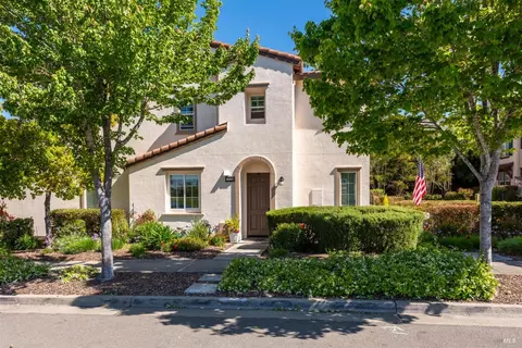 2228 Tokay St, Santa Rosa, CA 95404