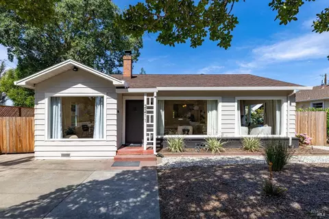 2211 Humboldt St, Santa Rosa, CA 95404