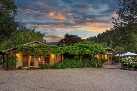 22200 Puccioni Rd, Healdsburg, CA 95448